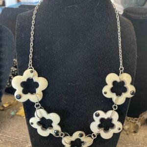 Elegant Cream Flower Necklace